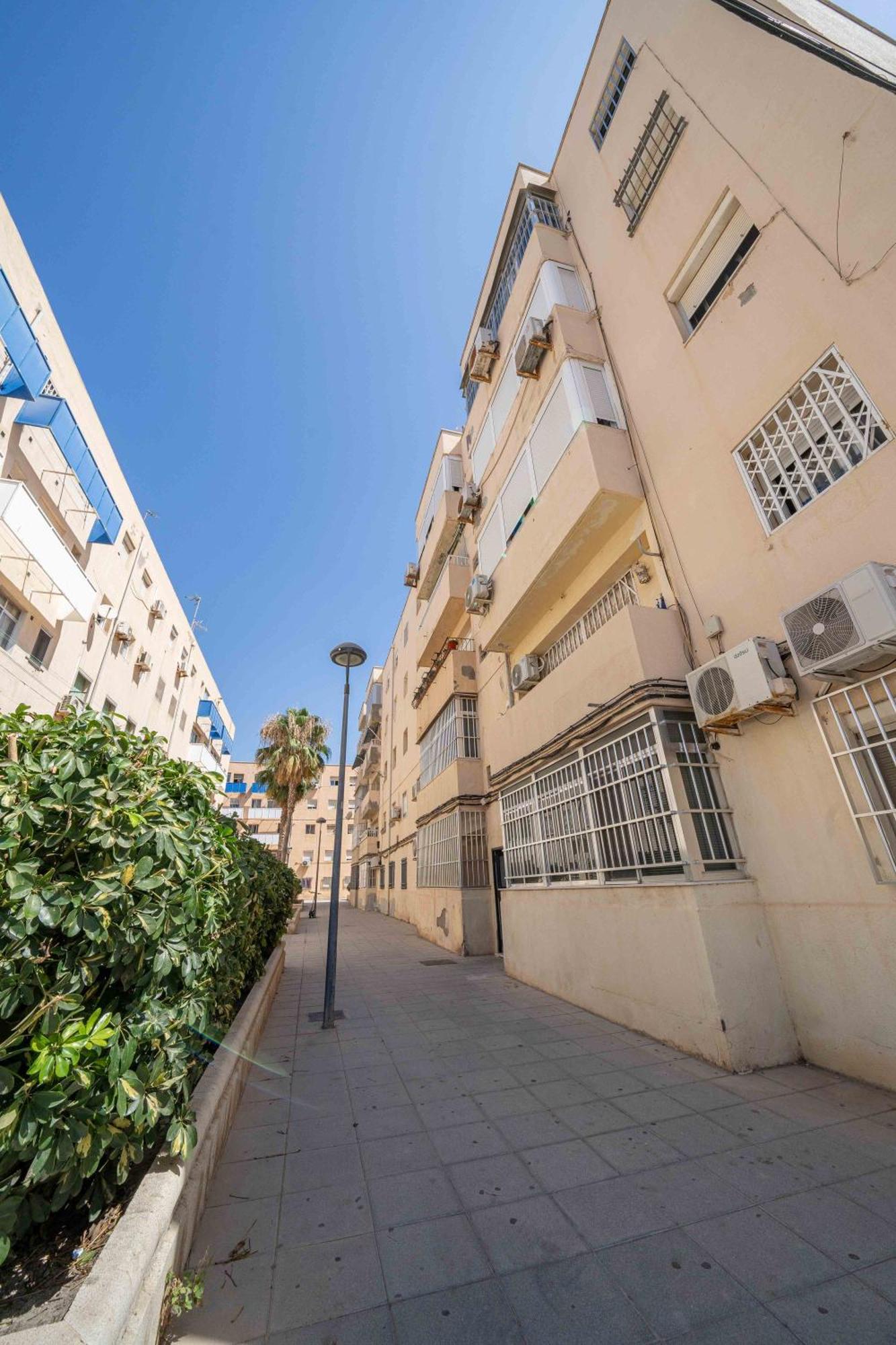 Piso Amplio Cerca De Zapillo Playa A2s